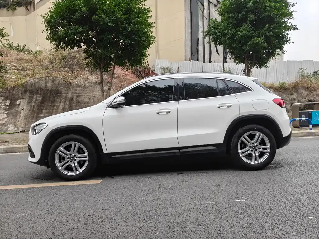 Mercedes-Benz GLA — фото 8