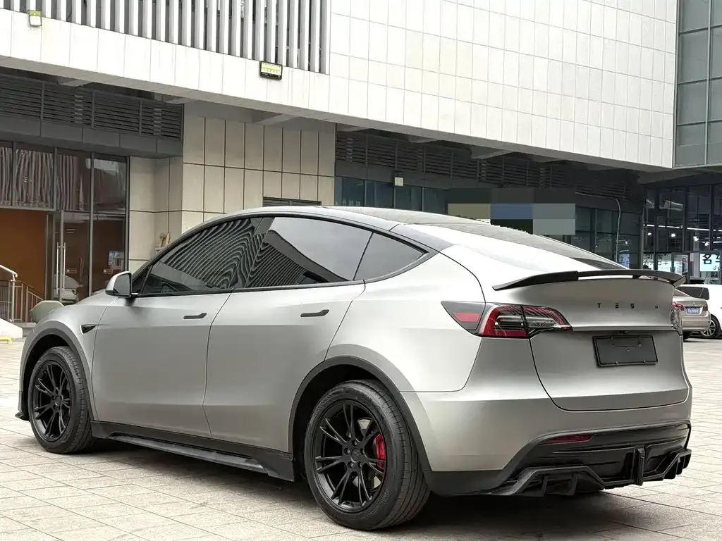 Tesla Model Y — фото 5