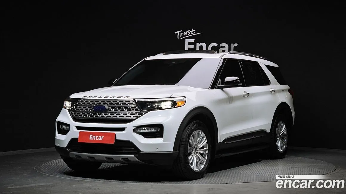Ford Explorer — фото 1