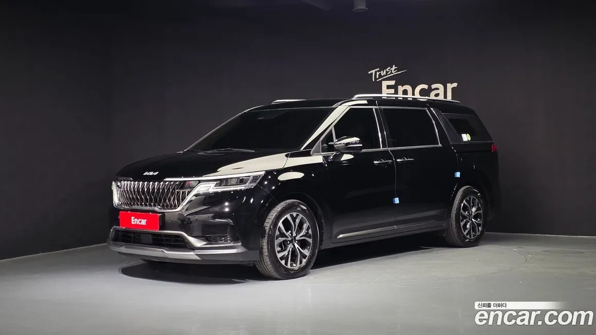 Kia Carnival — фото 1