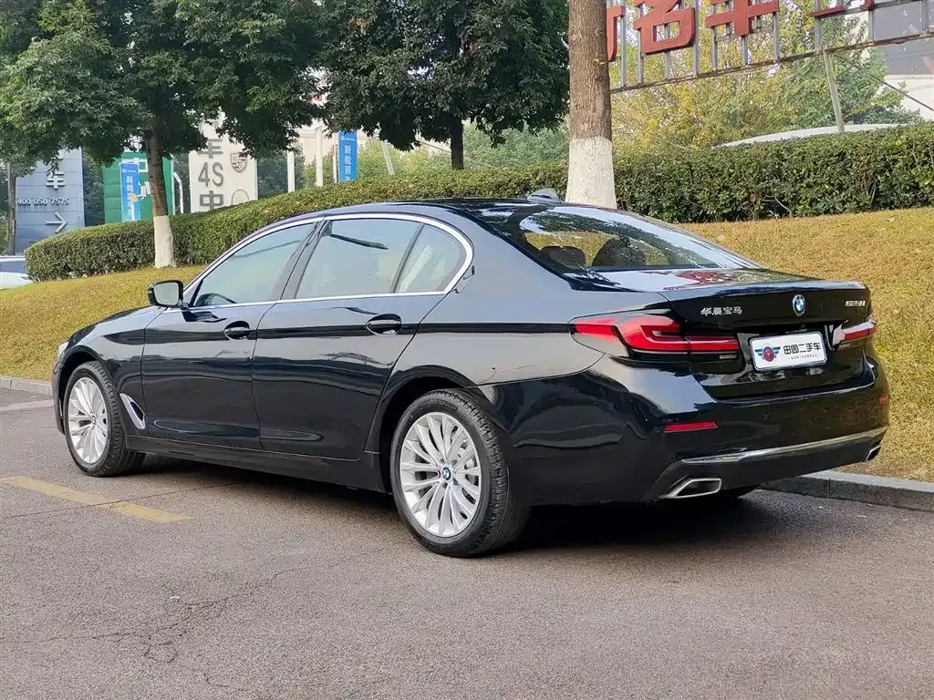 BMW 5 Series — фото 10