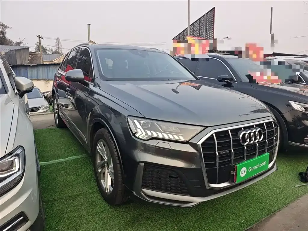 Audi Q7 — фото 10