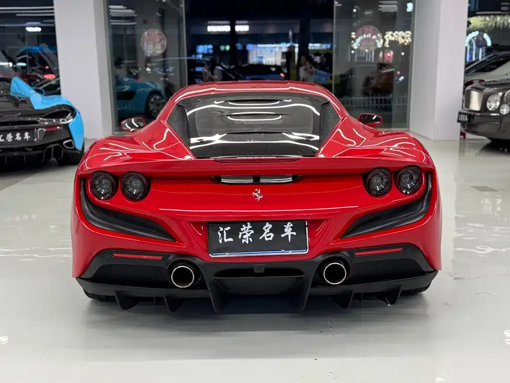Ferrari F8 — фото 8