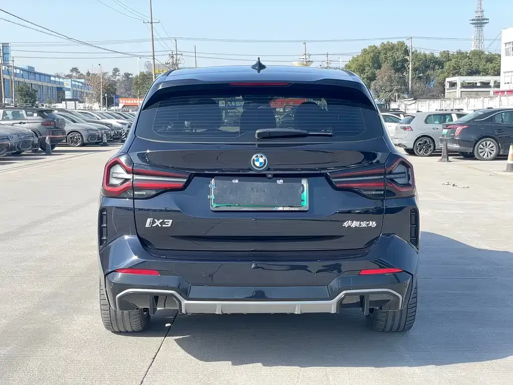 BMW iX3 — фото 4