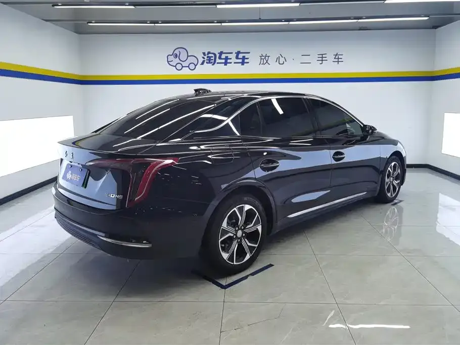 Hongqi E-QM5 — фото 10