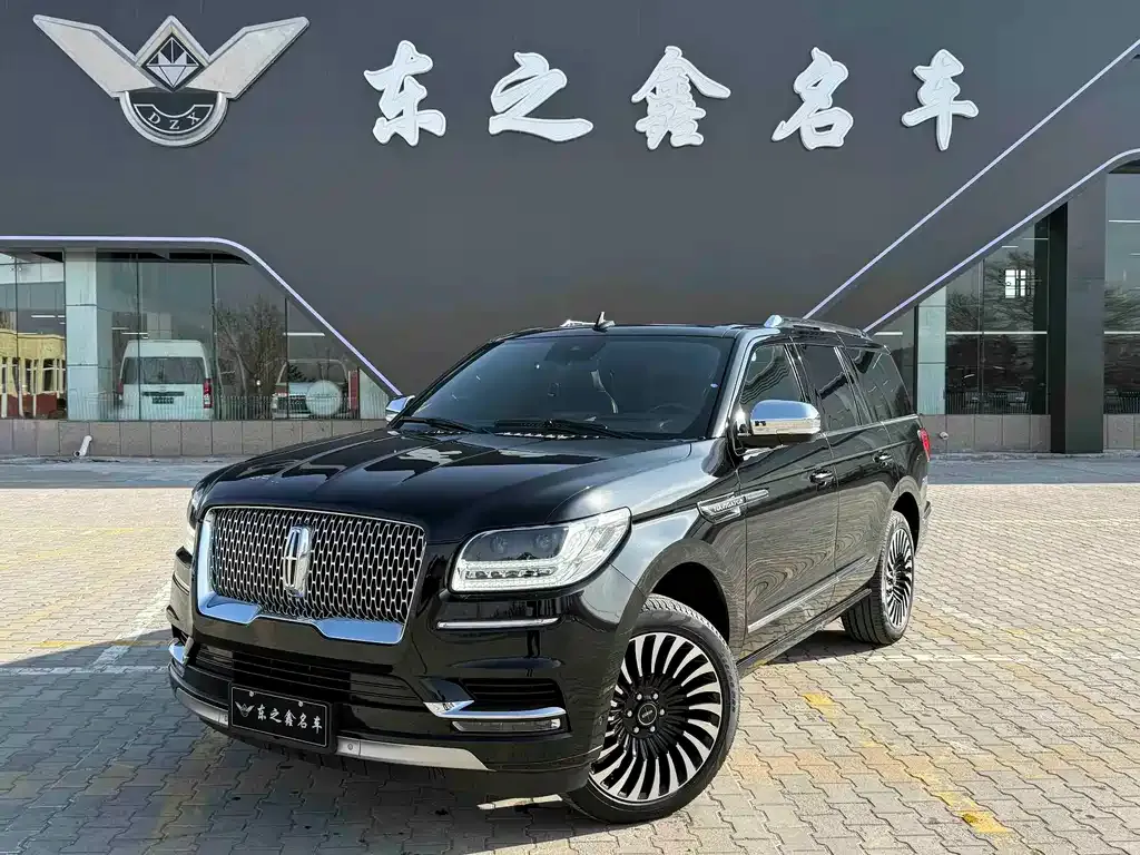 Lincoln Navigator — фото 1