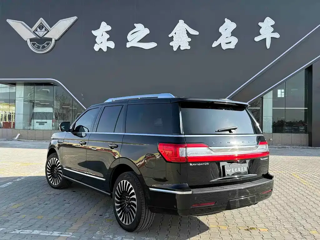 Lincoln Navigator — фото 2