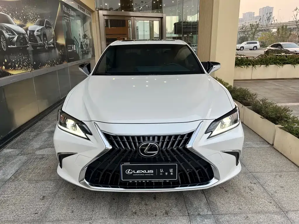 Lexus ES — фото 4