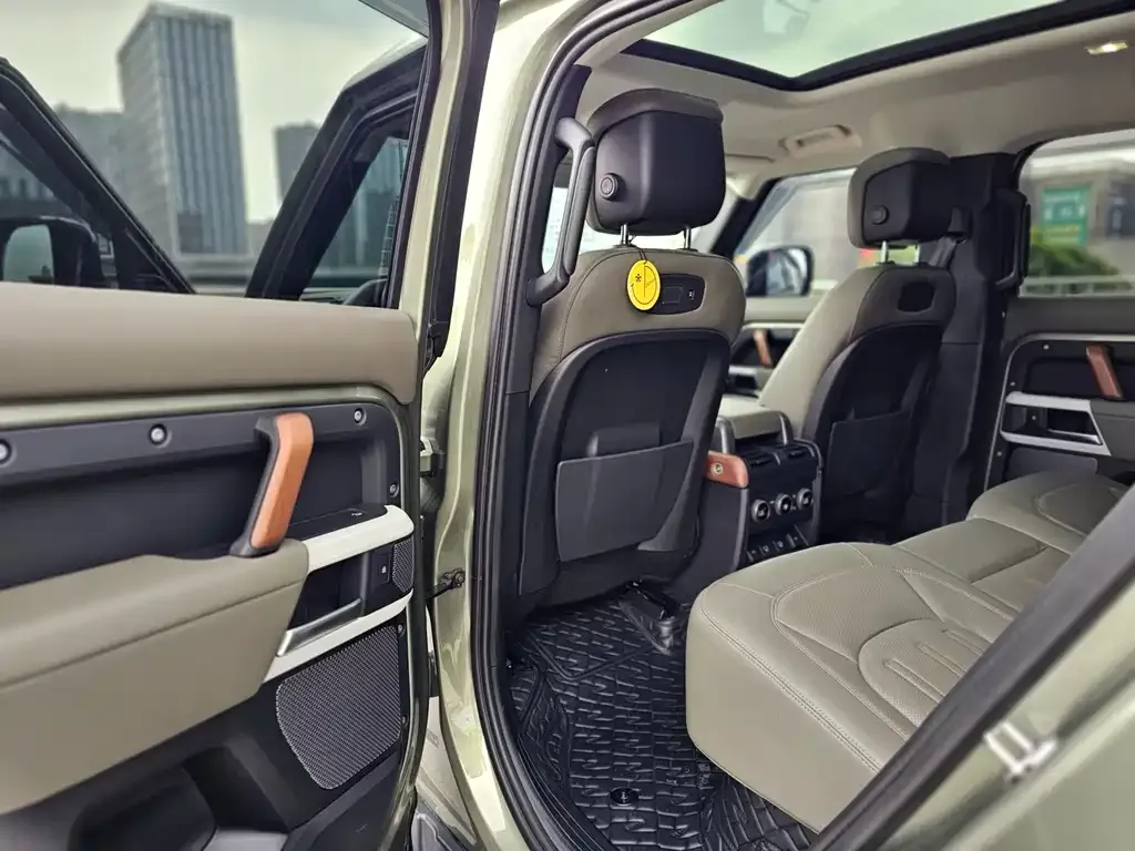 Land Rover Defender — фото 10