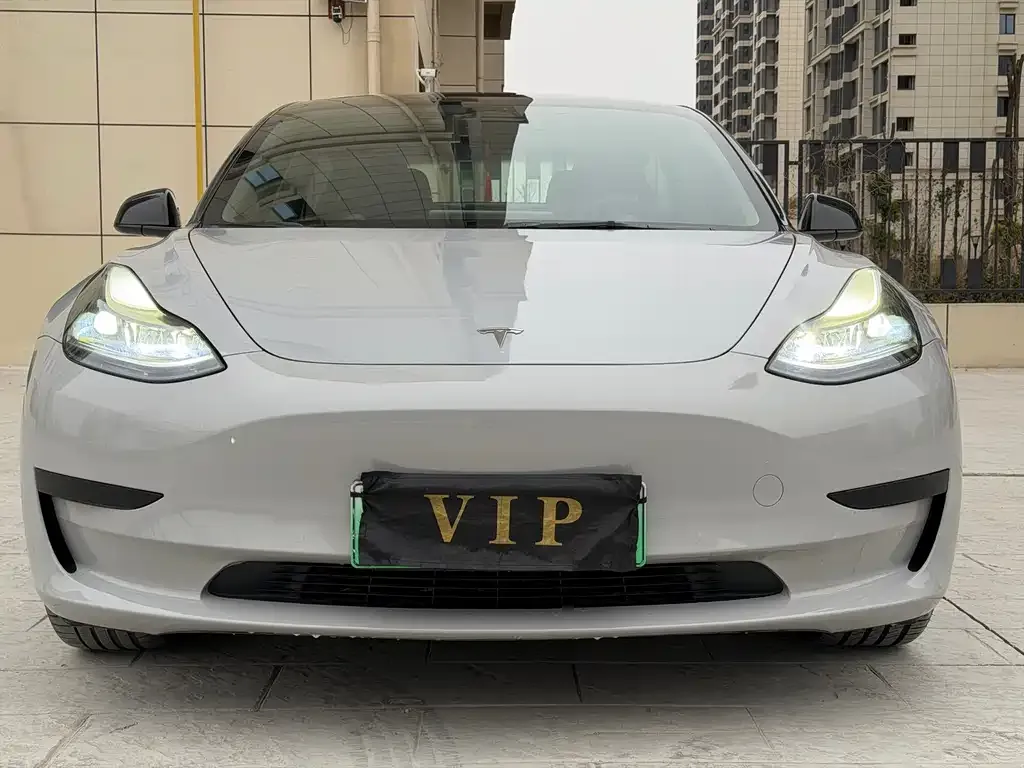 Tesla Model 3 — фото 2