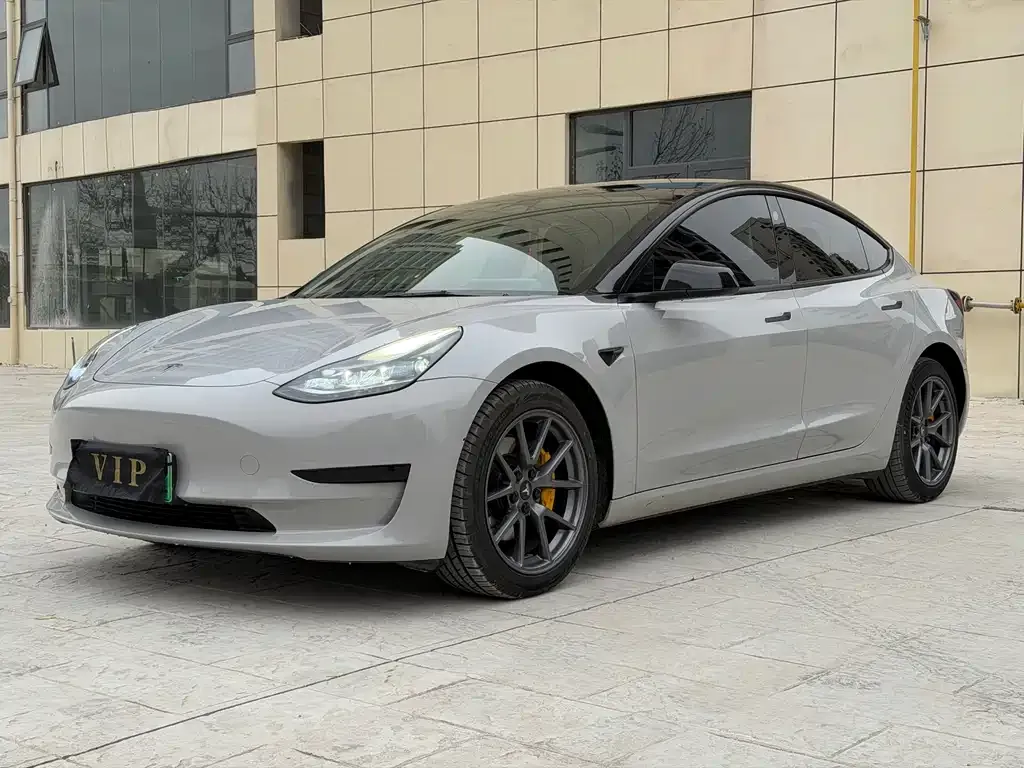Tesla Model 3 — фото 6