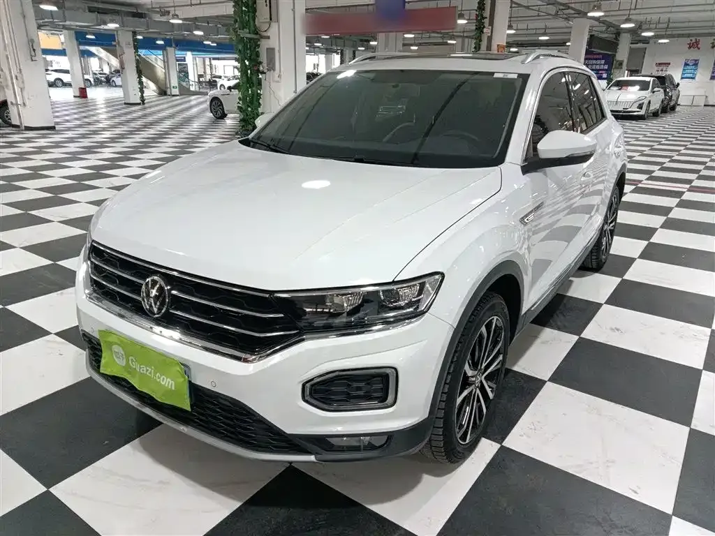 Volkswagen T-Roc — фото 10