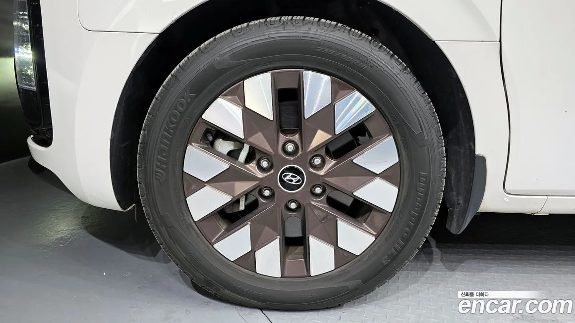 Hyundai Staria — фото 2