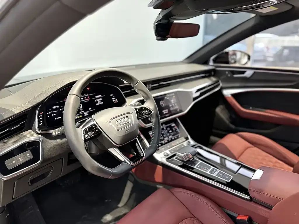 Audi A7L — фото 5