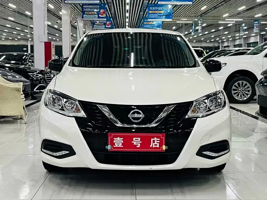 Nissan Tiida — фото 10