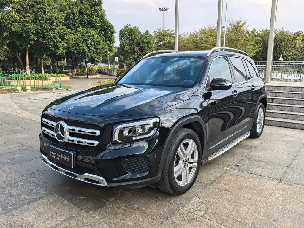 Mercedes-Benz GLB — фото 1