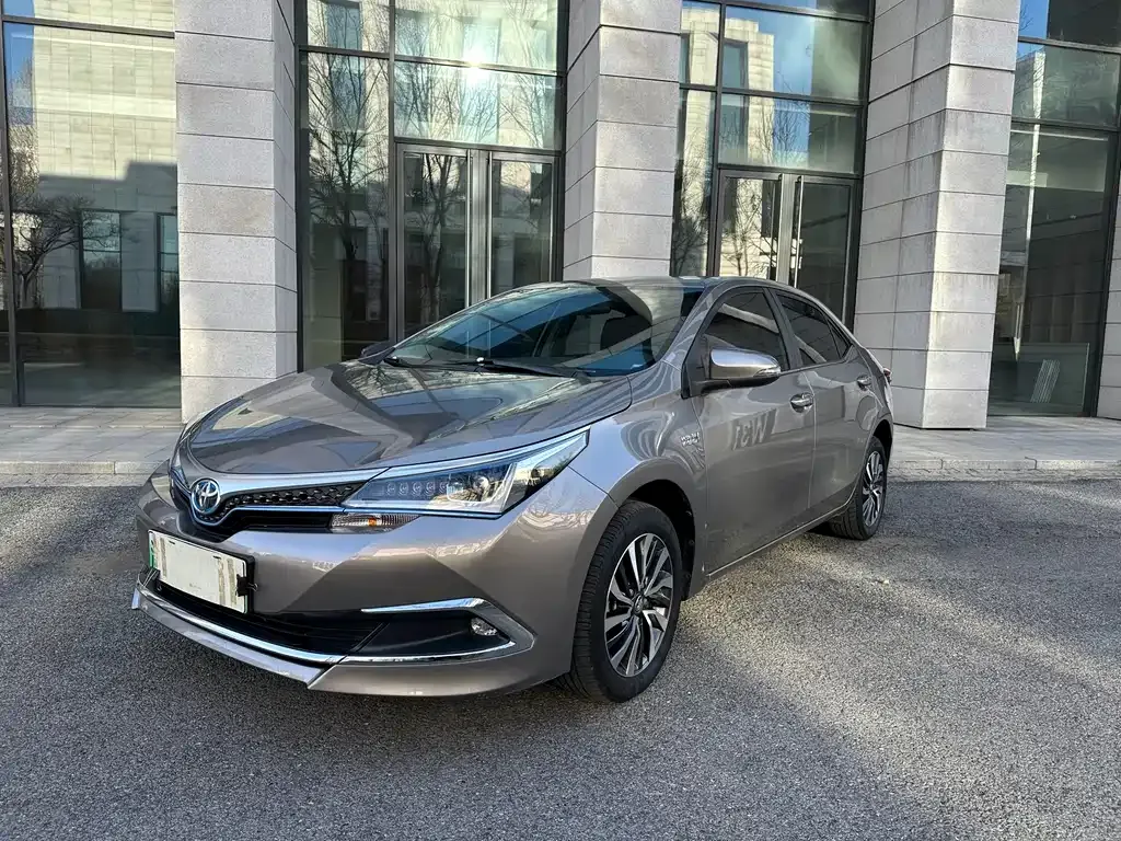 Toyota Corolla Hybrid — фото 1