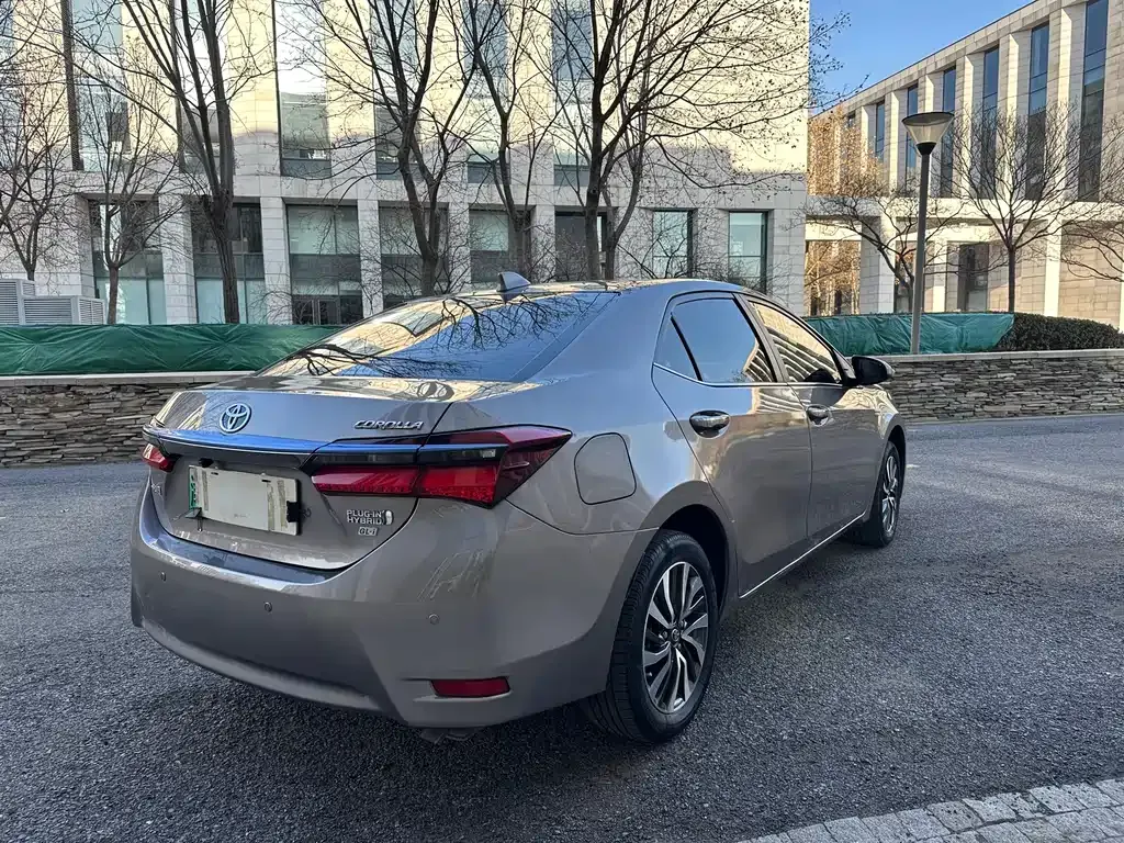Toyota Corolla Hybrid — фото 3