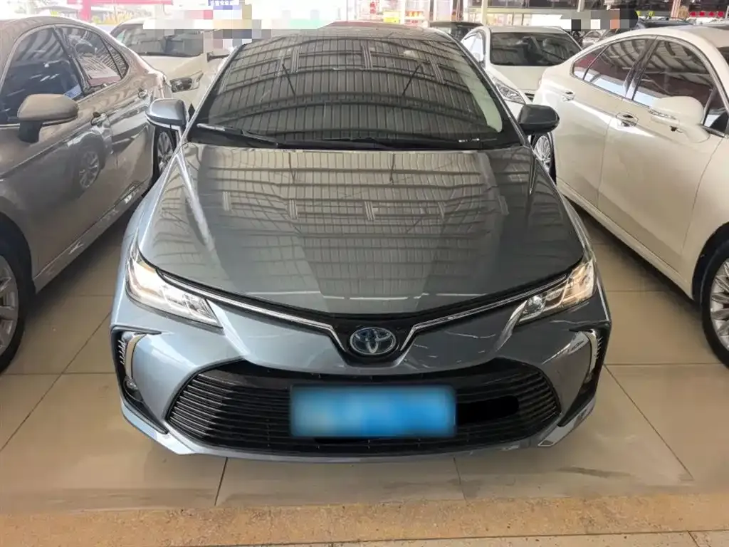 Toyota Corolla — фото 5