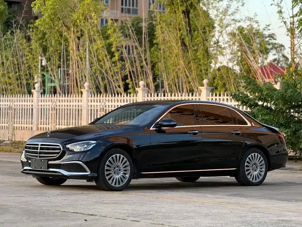 Mercedes-Benz E-Class — фото 10