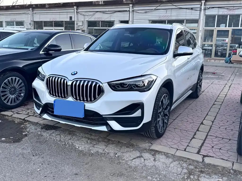 BMW X1 — фото 1