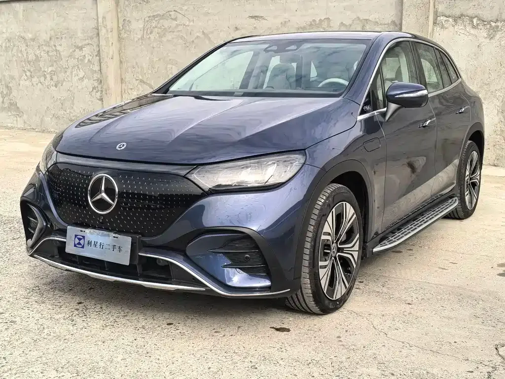 Mercedes-Benz EQE SUV — фото 1
