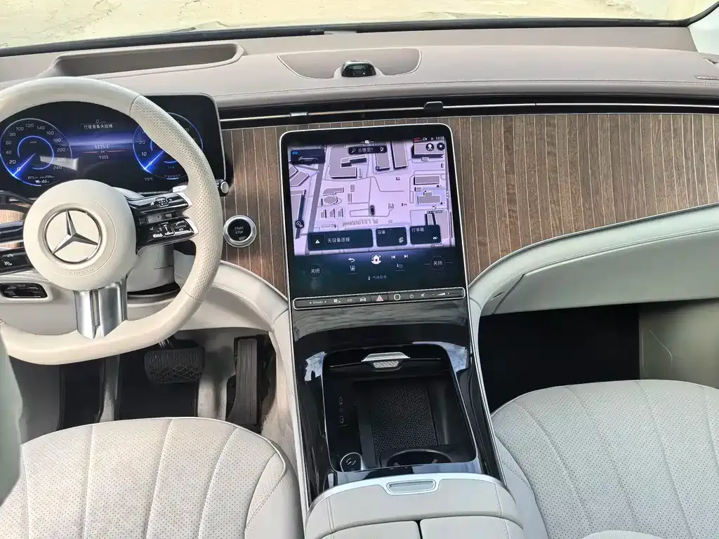 Mercedes-Benz EQE SUV — фото 8