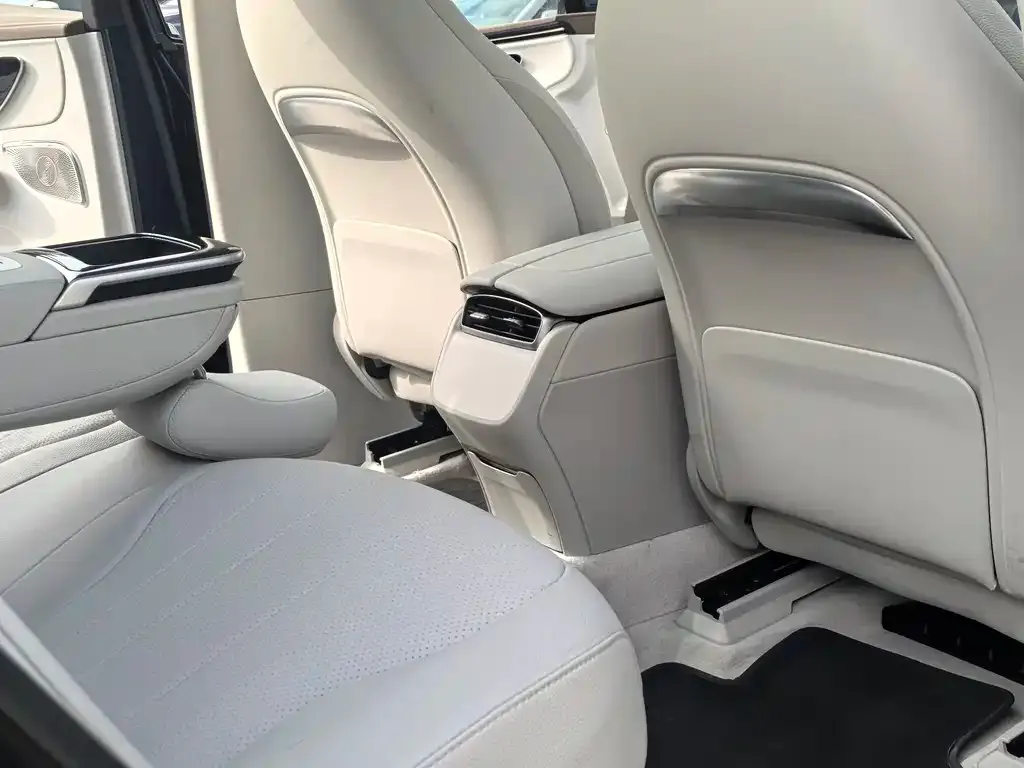 Mercedes-Benz EQE SUV — фото 4