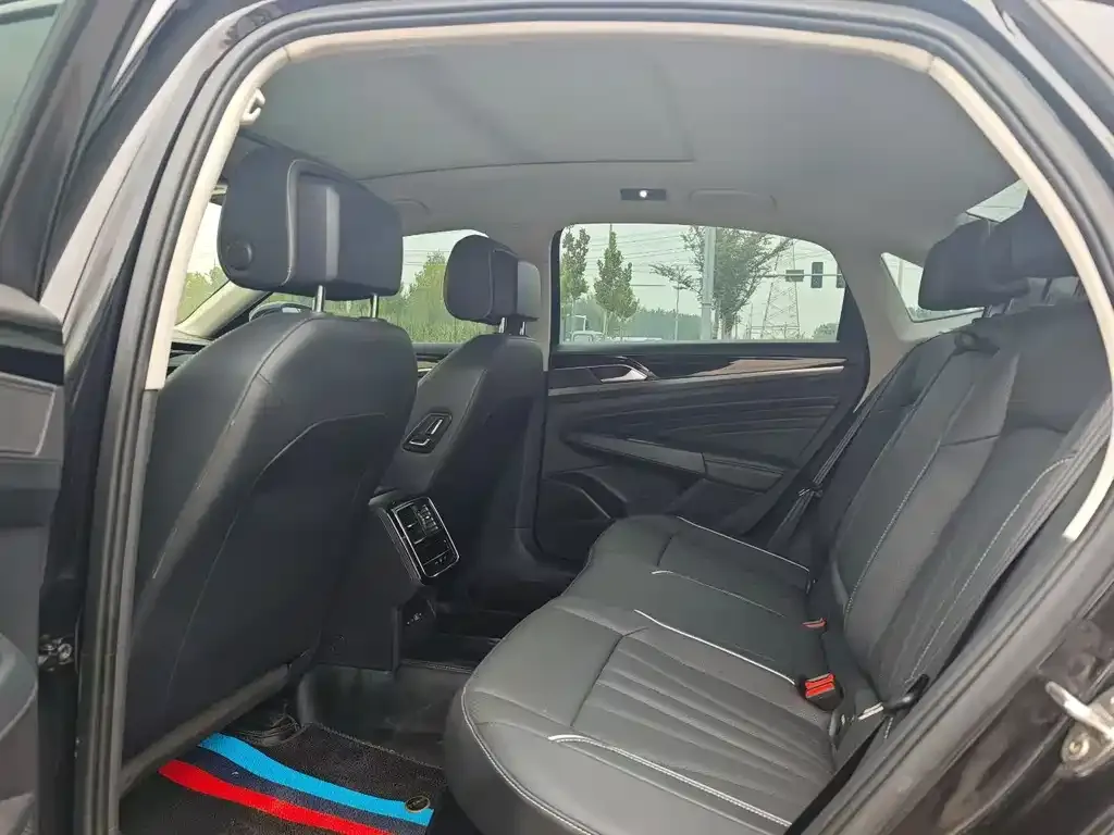 Volkswagen Passat — фото 6