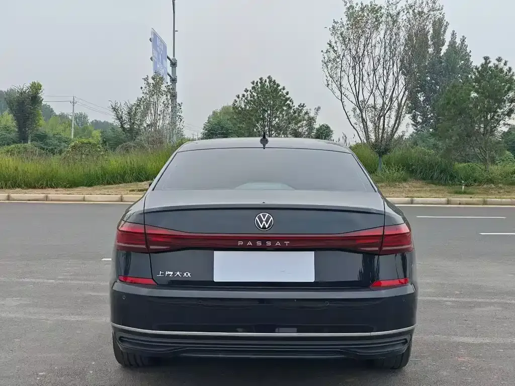 Volkswagen Passat — фото 8