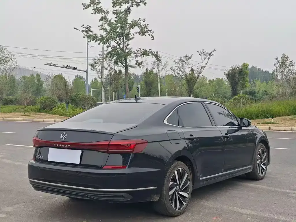 Volkswagen Passat — фото 9