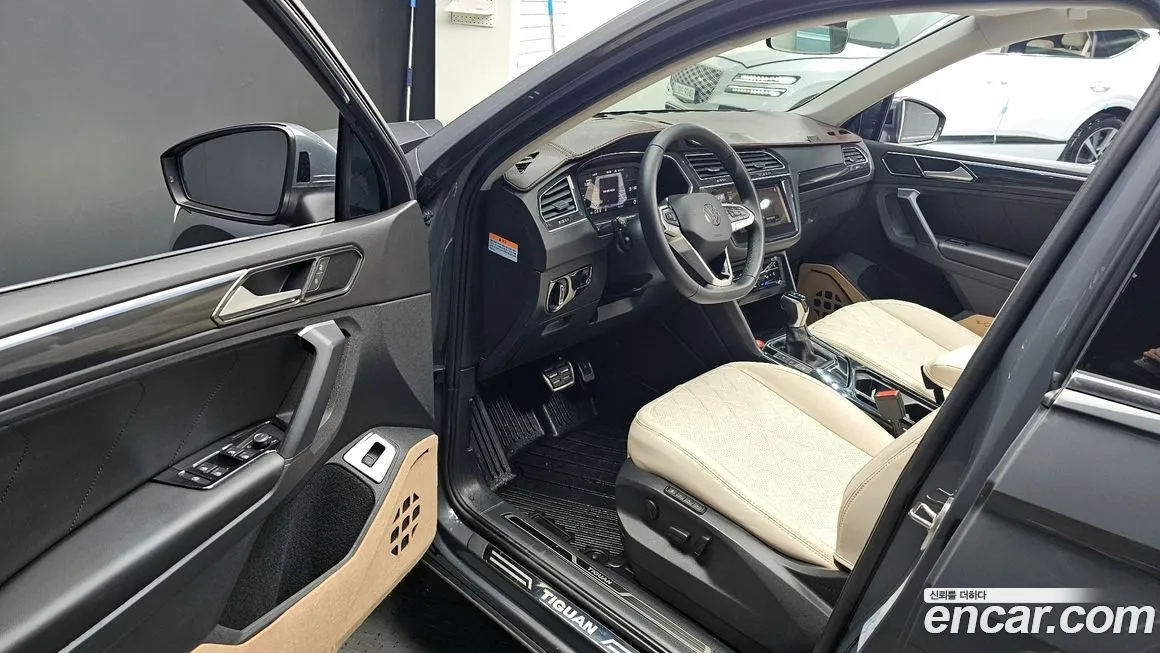 Volkswagen Tiguan — фото 7