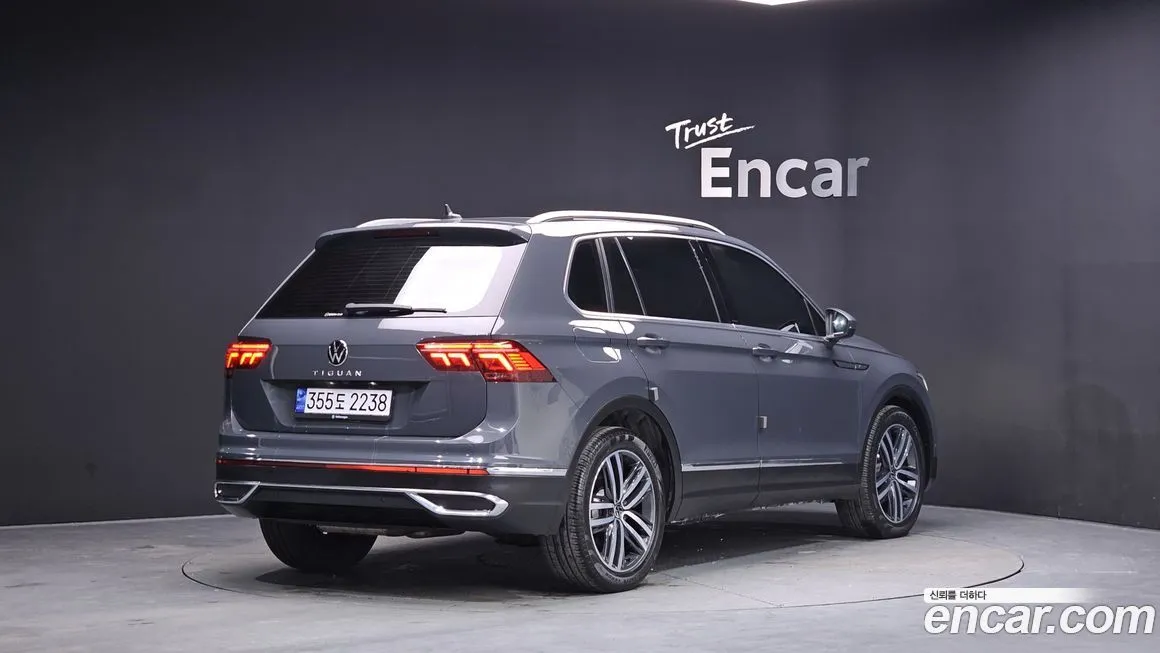 Volkswagen Tiguan — фото 2