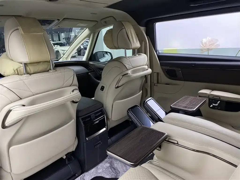 Toyota Vellfire — фото 6