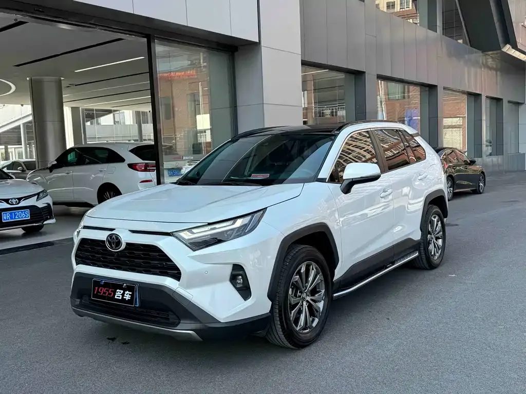 Toyota RAV4 — фото 1
