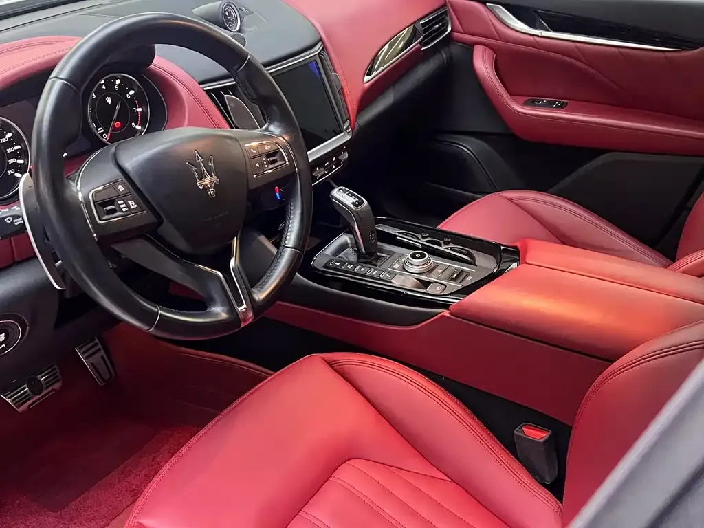 Maserati Levante — фото 4