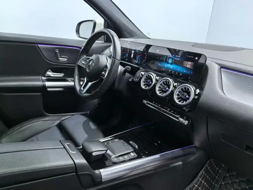 Mercedes-Benz GLA — фото 8