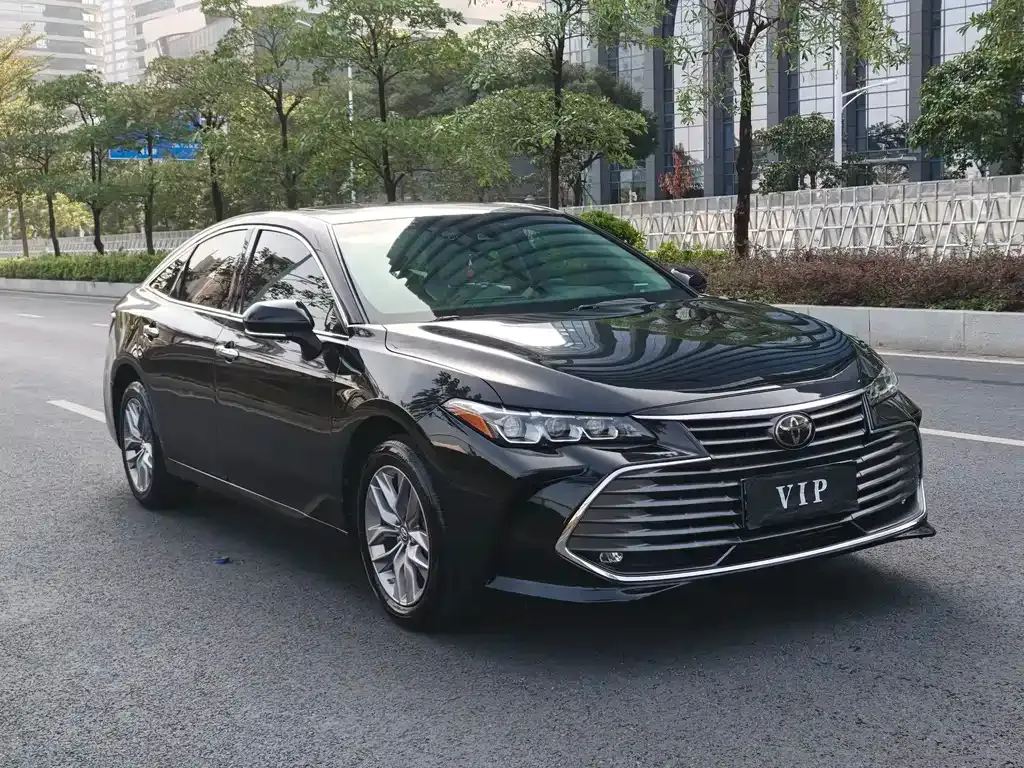 Toyota Avalon — фото 4