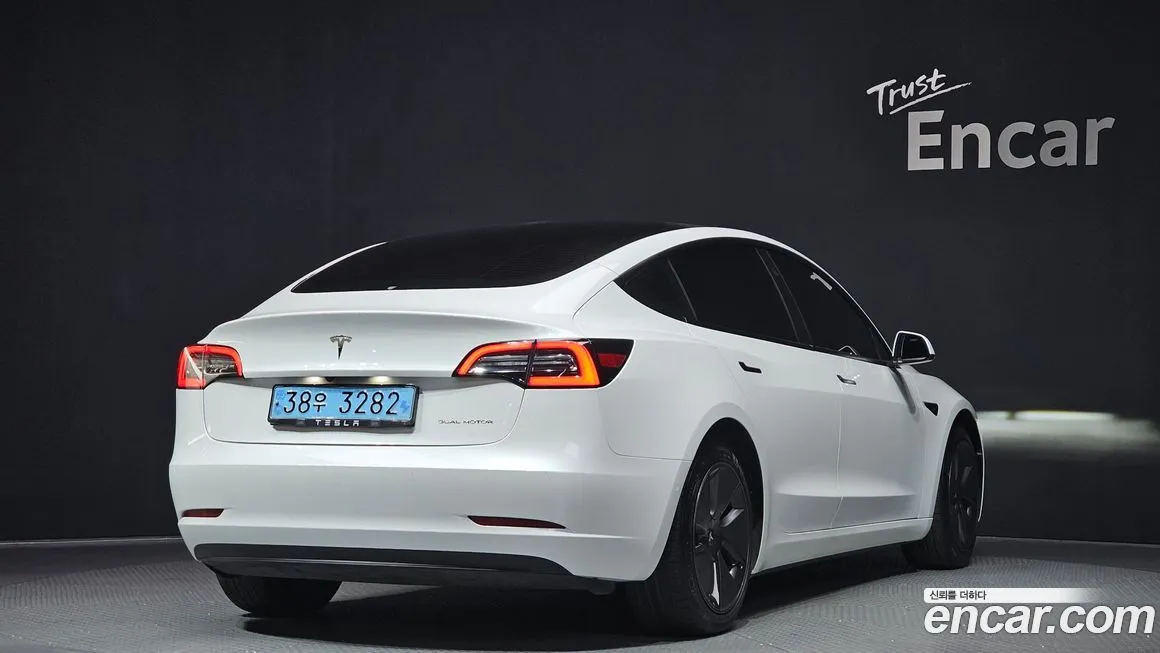 Tesla Model 3 — фото 3