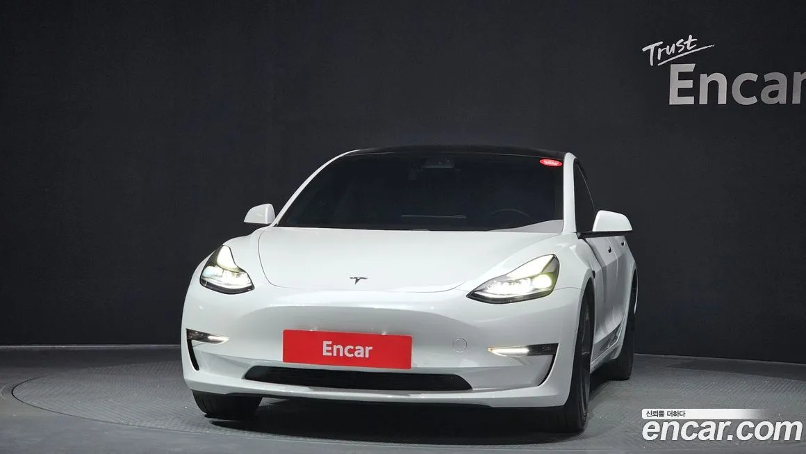 Tesla Model 3 — фото 4