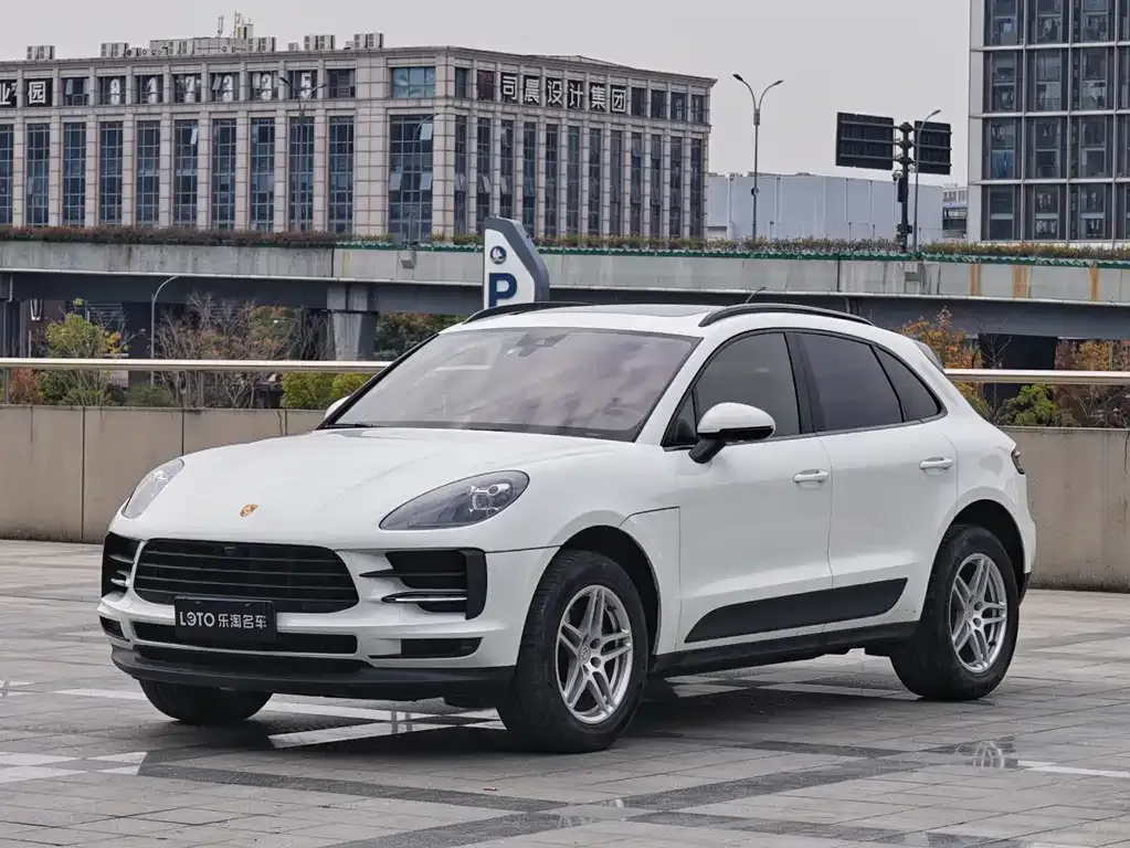 Porsche Macan — фото 1
