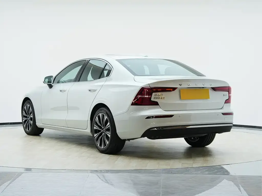 Volvo S60 — фото 3
