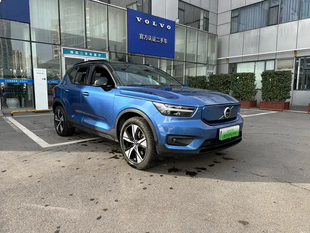 Volvo XC40 NEV — фото 2