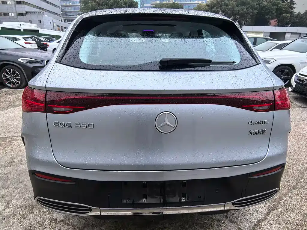 Mercedes-Benz EQE SUV — фото 9