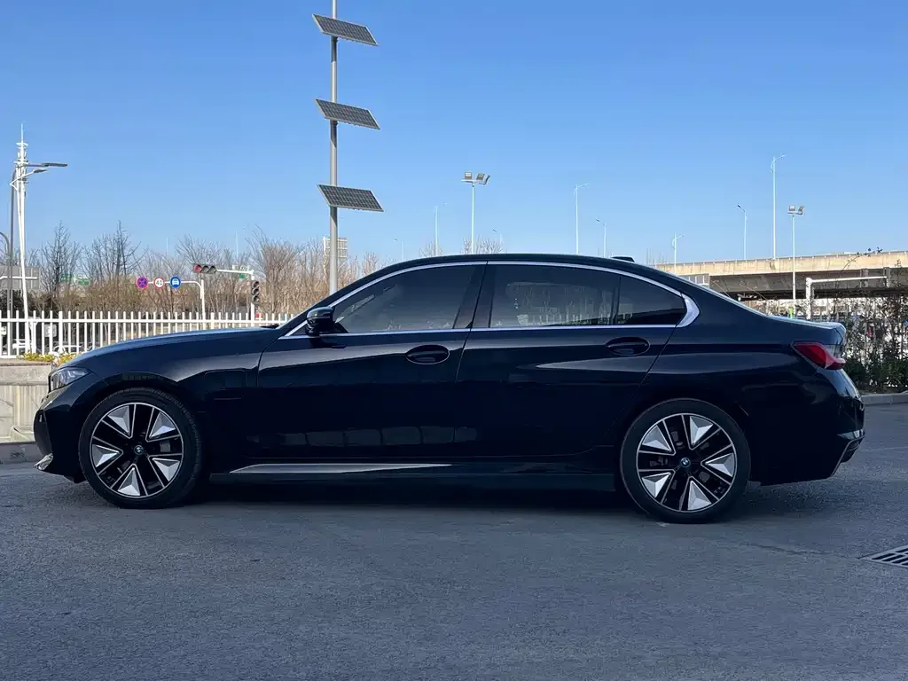BMW i3 — фото 8