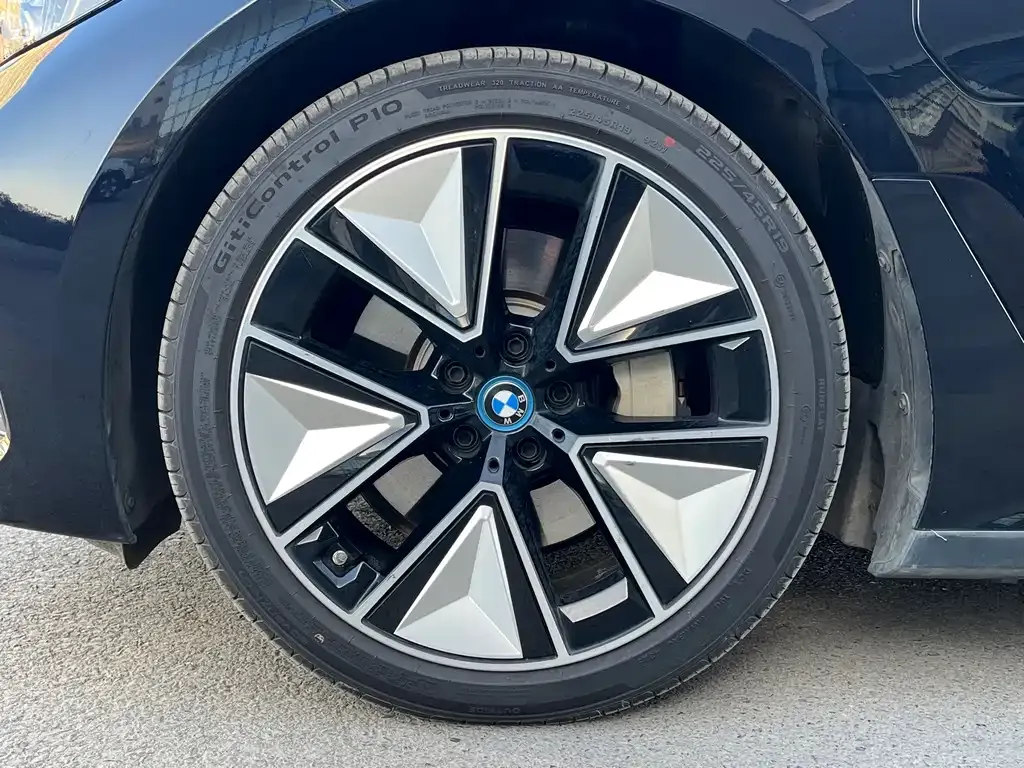 BMW i3 — фото 4