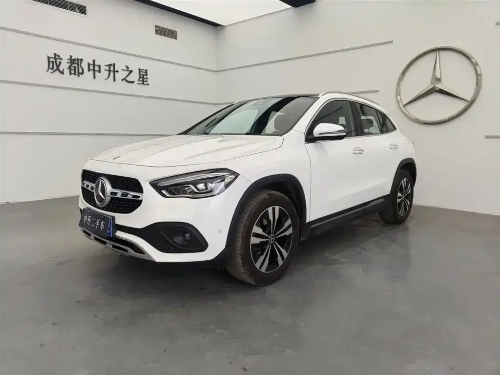 Mercedes-Benz GLA — фото 1