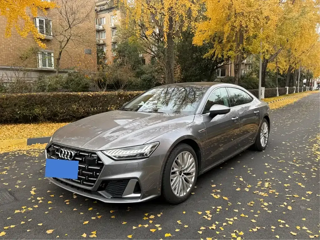 Audi A7L — фото 1