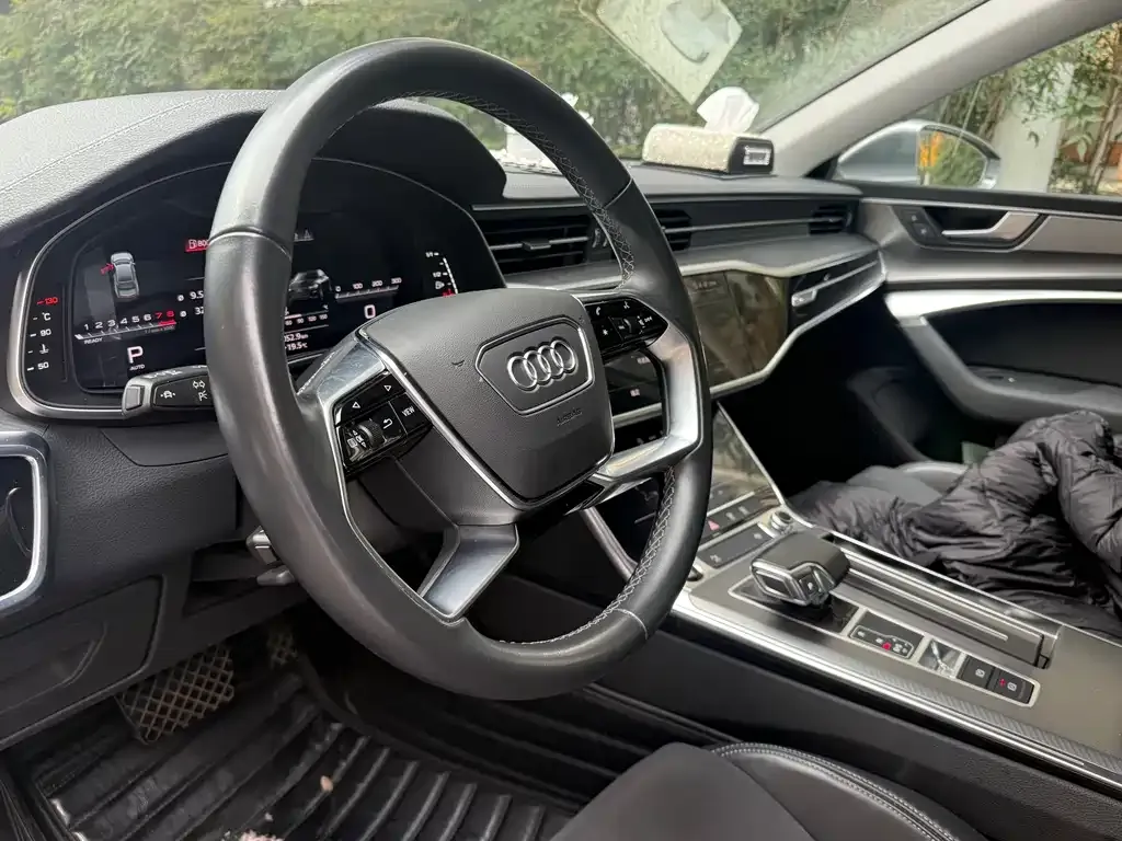 Audi A7L — фото 2