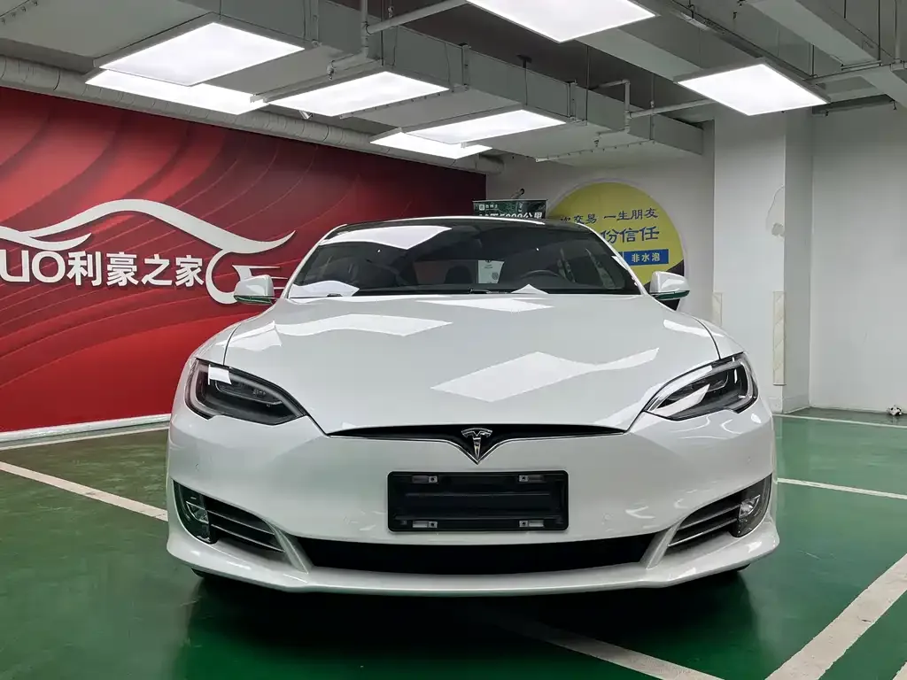 Tesla Model S — фото 4